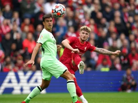 Chấm điểm Liverpool: Điểm 8 cho bùa hộ mệnh, sao 18 tuổi lóe sáng
