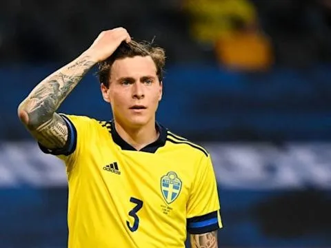 Chấm điểm Thụy Điển 1-2 Ukraine: Lindelof mắc lỗi lớn; Sao Man City xuất sắc nhất trận