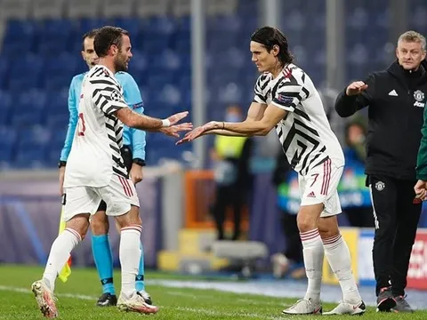 Chấm điểm Man United trận Istanbul: Fernandes lu mờ, "cừu đen" Mata!