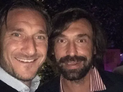 Chân ướt chân ráo vào nghề, Pirlo nhận được lời chúc giá trị từ Totti