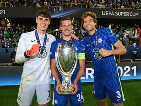 Xavi cam kết với bộ đôi Chelsea