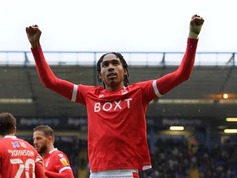 Chelsea cạnh tranh với Arsenal vì người thay thế Reece James