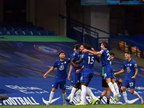 Thất thế của Chelsea so với Liverpool, Man City