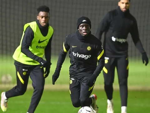 Chelsea chào đón 2 trụ cột trở lại tập luyện, sẵn sàng chiến Spurs