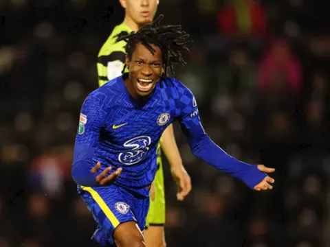 Chelsea chính thức bán tiền vệ 22 tuổi