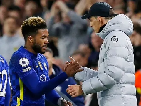 Chelsea lần chần, nguy cơ mất "quái thú" vào tay Real, Man City