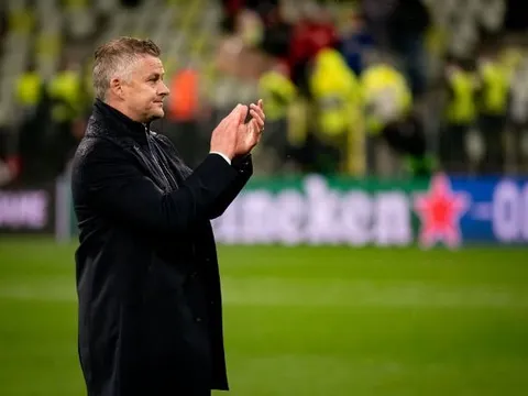 Chelsea nhắc nhở Man Utd có một con đường khác để thành công