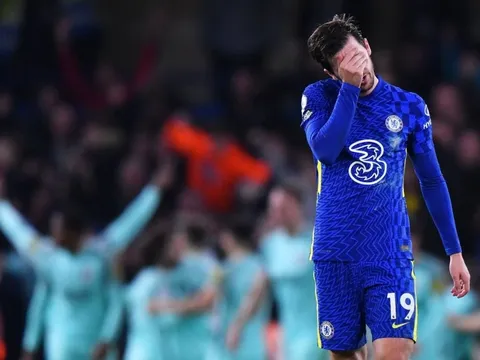 Chelsea phải làm gì để tránh sụp đổ?