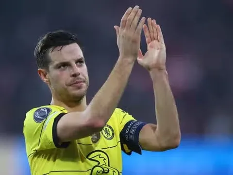 Chelsea ra giá bán Azpilicueta cho Barca