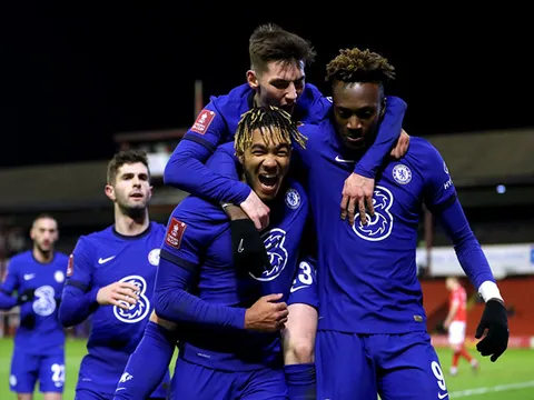 Chelsea sánh vai Man City đứng đầu bảng xếp hạng các đội bóng Anh