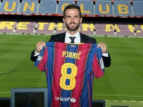 Chelsea toan tính thế nào trong thương vụ Miralem Pjanic?
