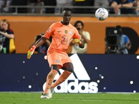 "Chelsea trông quá run rẩy ở phía sau"