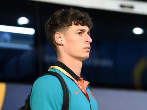 Chỉ 1 câu, Petr Cech chốt luôn số phận của Kepa