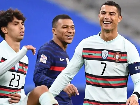 Chỉ 90 phút, Ronaldo đã "hớp hồn" dàn sao hàng đầu của tuyển Pháp