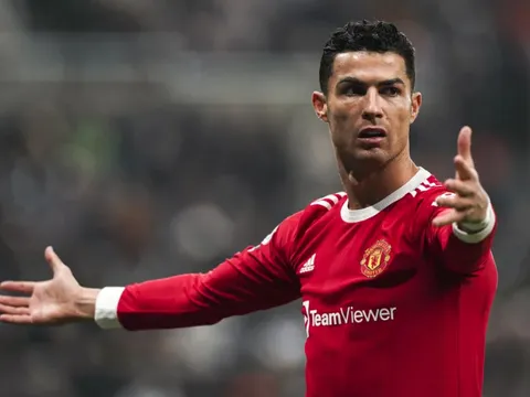 Chia sẻ của Ronaldo chỉ ra nội bộ MU có vấn đề