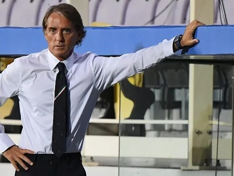 Roberto Mancini: Tôi quên đeo kính nên Chiellini bị gạch tên!