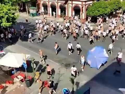 ‘Chiến tranh’’ xuất hiện tại Sevilla