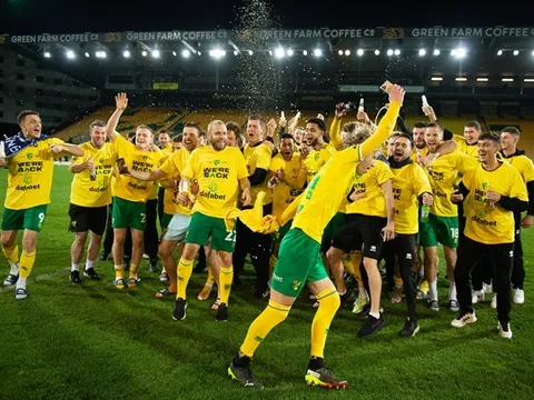 "Chim hoàng yến" Norwich mở hội sau khi sớm trở lại Premier League