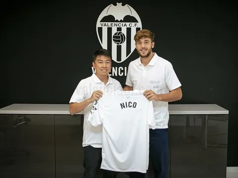 CHÍNH THỨC! Barca chia tay cầu thủ