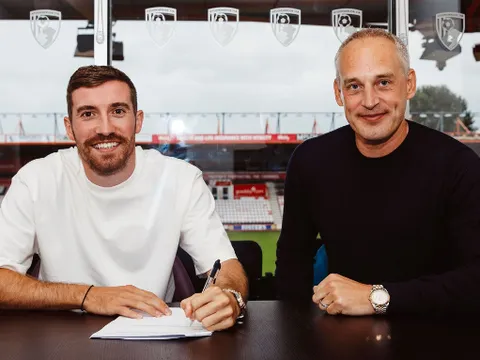 CHÍNH THỨC! Bournemouth chiêu mộ thành công cựu tiền vệ M.U