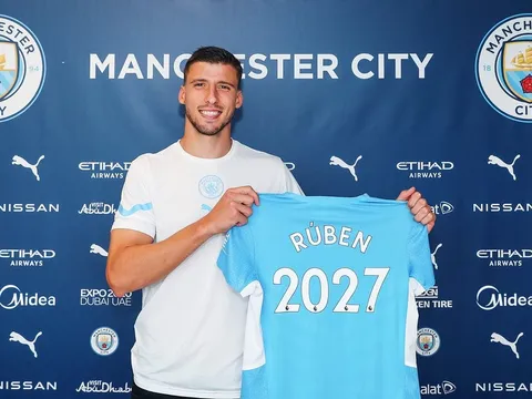 CHÍNH THỨC: Cầu thủ xuất sắc nhất EPL gia hạn với Man City