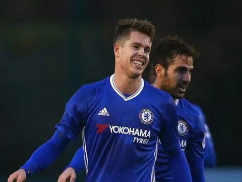 CHÍNH THỨC! Chelsea chia tay tiền vệ ghi 14 bàn/28 trận