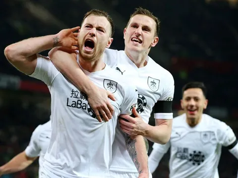 CHÍNH THỨC: Quá vũ bão, CLB Premier League gia hạn sao đắt giá nhất lịch sử