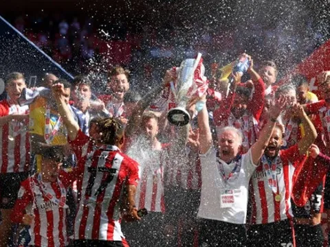 CHÍNH THỨC: Đội bóng thứ 3 thăng hạng Premier League