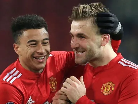 CHÍNH THỨC: Hồi sinh, 2 sao M.U nhận thưởng lớn