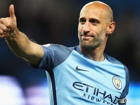 CHÍNH THỨC! Huyền thoại Man City tuyên bố giải nghệ