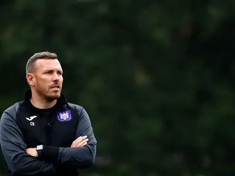 Kompany có 'cánh tay phải' đắc lực