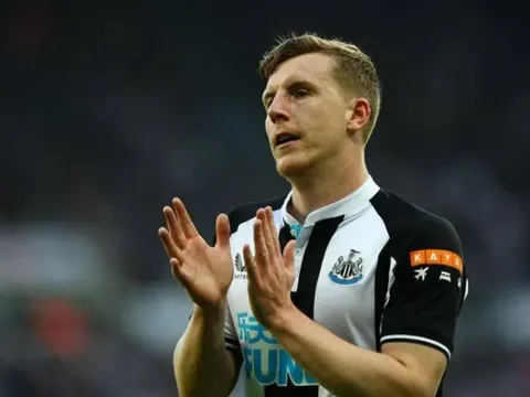 CHÍNH THỨC: Newcastle 'nổ' tân binh đầu tiên ở chợ hè