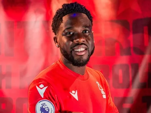 CHÍNH THỨC: Nottingham công bố tân binh thứ 12