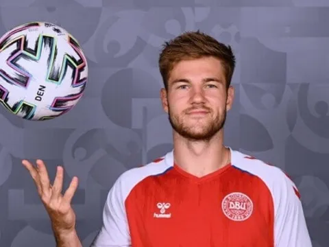 CHÍNH THỨC! Sao Lyon cập bến Premier League