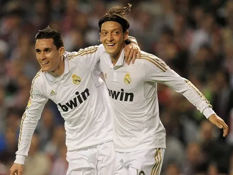 CHÍNH THỨC: Sau 2 tháng chia tay, cựu sao Real Madrid trở lại Serie A