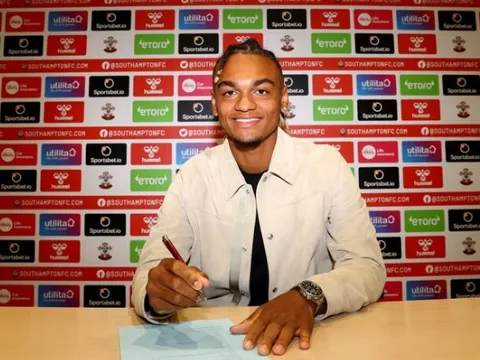 CHÍNH THỨC: Southampton công bố tân binh thứ 6