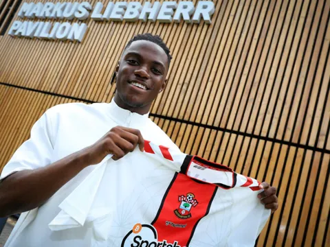 CHÍNH THỨC: Southampton hoàn tất cú đúp chuyển nhượng từ Man City