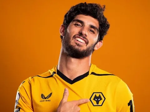 CHÍNH THỨC: Wolves công bố tân binh thứ 3, giá 32.6 triệu euro