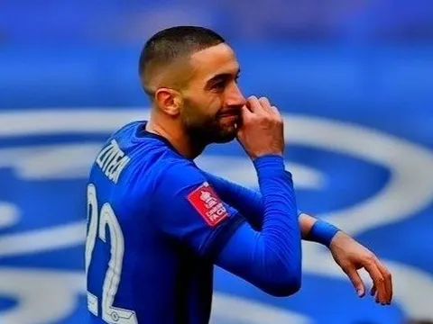 CHOÁNG! Admin Chelsea mắc sai lầm khó tin