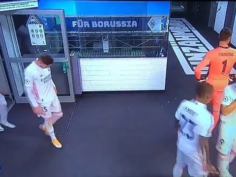 CHOÁNG! Bị dẫn bàn thất vọng, Benzema xúi Mendy cô lập đồng đội