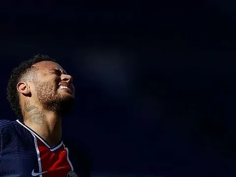 Choáng với số thẻ đỏ Neymar phải nhận