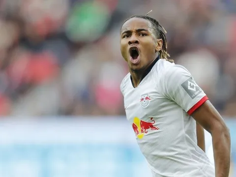 Bayern tranh sao ghi 31 bàn/48 trận với M.U