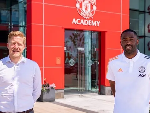 Chữ ký mới của Man Utd và nhiệm vụ khó nhằn tại Carrington