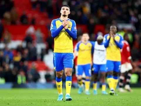 Chiêu mộ báu vật Chelsea, Arsenal được lợi - hại gì?