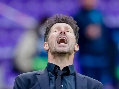Tranh sát thủ với Arsenal, Atletico nhận cú hét 100 triệu
