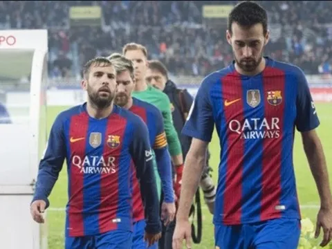 Chủ tịch Barca thanh trừng 2 công thần để giảm quỹ lương