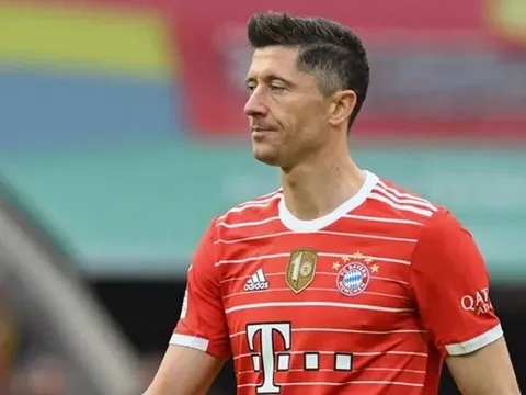 Chủ tịch Bayern dằn mặt Lewandowski