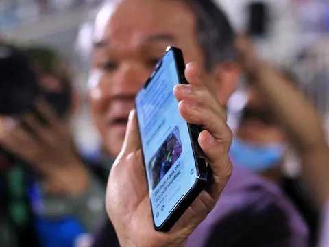 Chủ tịch Than Quảng Ninh cười tươi dù thua đậm, bầu Đức liền có động thái