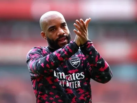 Chủ tịch và giám đốc đăng đàn, công khai muốn có sao Arsenal