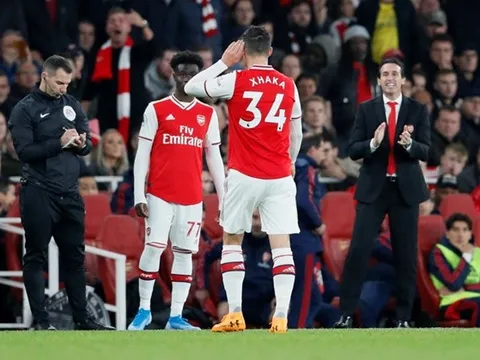 Vì Manchester United, Arsenal sẽ ra quyết định với tương lai của Emery